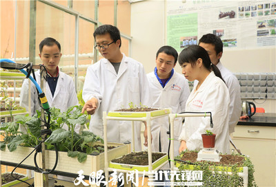 天眼(贵州日报报刊社官方新闻客户端):【展望十四五】到2027年基本建成特色教育强省 | 贵州坚持教育优先发展